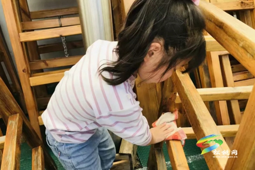 松桃第二幼兒園開(kāi)展“勞動(dòng)真快樂(lè)”“五一”勞動(dòng)節(jié)活動(dòng)