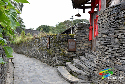 中國(guó)苗王城里“二人轉(zhuǎn)”宣講接地氣