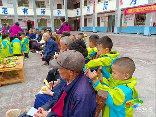 【網(wǎng)絡(luò)中國節(jié)·重陽】九九重陽節(jié)，濃濃敬老情”——孟溪幼兒園開展重陽節(jié)活動