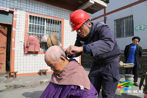 【網(wǎng)絡(luò)中國節(jié)·重陽】松桃供電局：度重陽愛老人