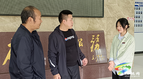 【我為群眾辦實事】松桃市場監(jiān)管局用心維權(quán)解民憂，消費者贈送錦旗致謝意