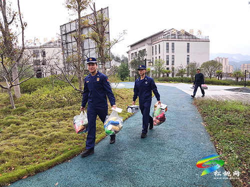 松桃消防“獻愛心，送溫暖”慰問轄區(qū)兒童福利院