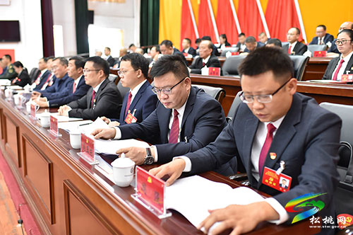 ​中國共產(chǎn)黨松桃苗族自治縣第十四次代表大會第二次全體會議召開