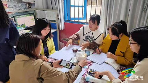 凝聚集體力量  打造智慧課堂--盤信鎮(zhèn)民族完小集體備課活動