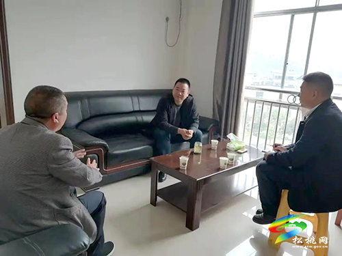 何支六到黃板鎮(zhèn)調(diào)研指導工作