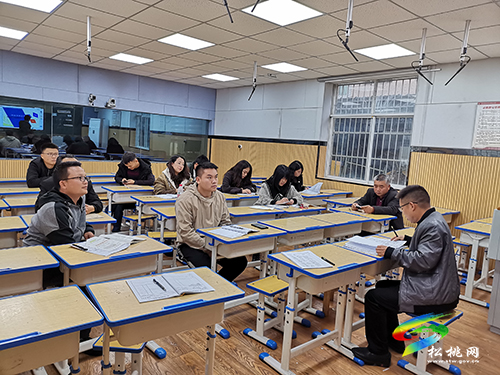 盤信鎮(zhèn)民族完小舉行“一師一展課”教研活動(dòng)