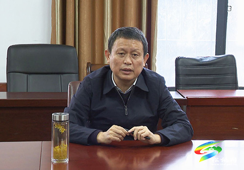 ​龍群躍以普通選民身份參加所在選區(qū)人大代表換屆選舉投票