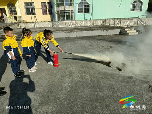 寨英幼兒園開展消防逃生演練活動(dòng)