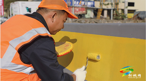 松桃公路管理段啟用新型材料 實現(xiàn)“兩升一降”