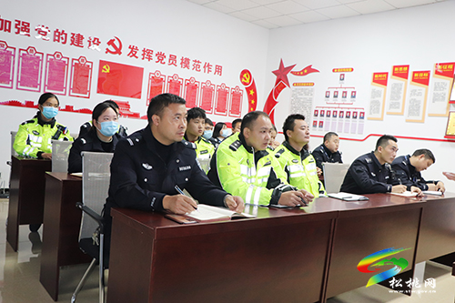 松桃交警大隊(duì)開展“落實(shí)消防責(zé)任防范安全風(fēng)險(xiǎn)”消防安全知識(shí)講座活動(dòng)
