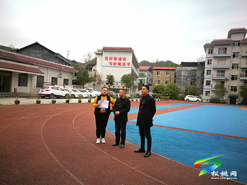 松桃教育局語委辦到大路鎮(zhèn)中小學(xué)、幼兒園開展申報(bào)縣級語言文字規(guī)范化示范校評估驗(yàn)收工作