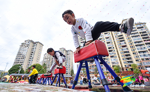 松桃多彩趣味活動(dòng) 促進(jìn)兒童快樂(lè)成長(zhǎng)