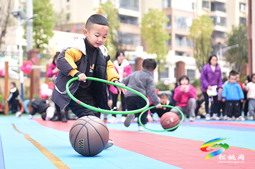 松桃多彩趣味活動(dòng) 促進(jìn)兒童快樂(lè)成長(zhǎng)