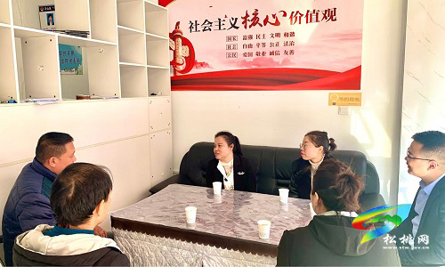 ​田筑玉到銅仁市跨區(qū)域易地扶貧搬遷松桃工作組萬(wàn)山安置點(diǎn)調(diào)研