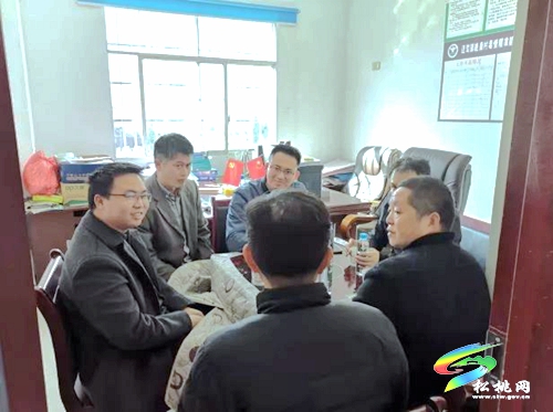 東西部協(xié)作東莞市對口幫扶企業(yè)代表到迓駕鎮(zhèn)走訪慰問