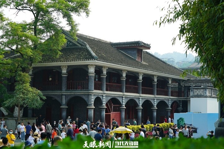 《貴州日報》刊登乾興平文章：衷心擁護“兩個確立” 忠誠踐行“兩個維護”｜寫在全省上下深入學習宣傳貫徹黨的十九屆六中全會精神之際