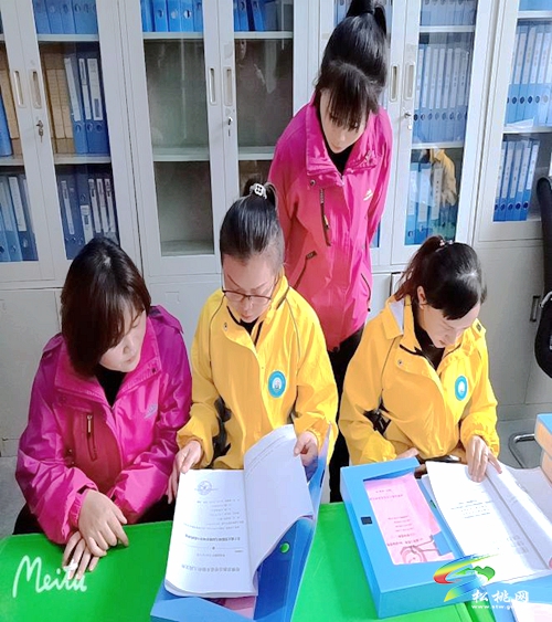 三都水族自治縣第三幼兒園到松桃實驗幼兒園開展觀摩交流