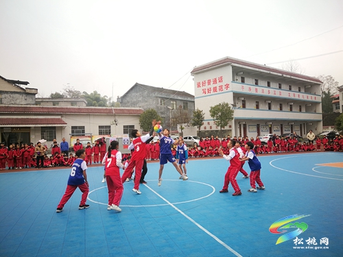 大路鎮(zhèn)完小舉行第一屆鄉(xiāng)村學校少年宮籃球運動會