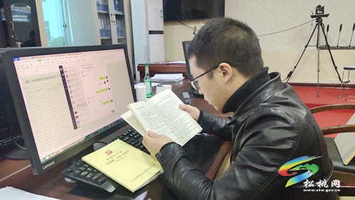 松桃編寫近萬冊紅色地方黨史書籍書刊