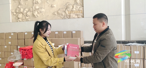 松桃編寫近萬冊紅色地方黨史書籍書刊