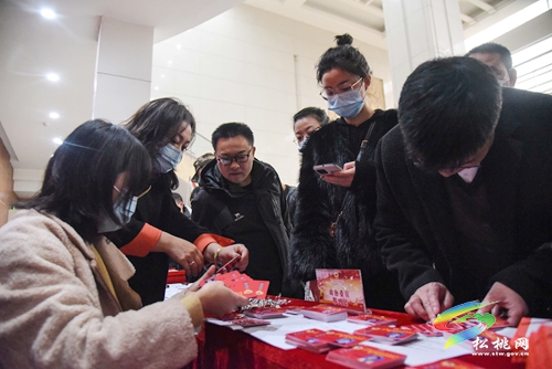中國人民政治協(xié)商會議第十五屆松桃苗族自治縣委員會第一次會議與會人員陸續(xù)報到