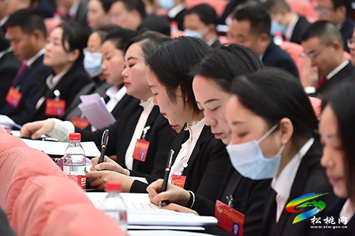 中國(guó)人民政治協(xié)商會(huì)議第十五屆松桃苗族自治縣委員會(huì)第一次會(huì)議隆重開(kāi)幕