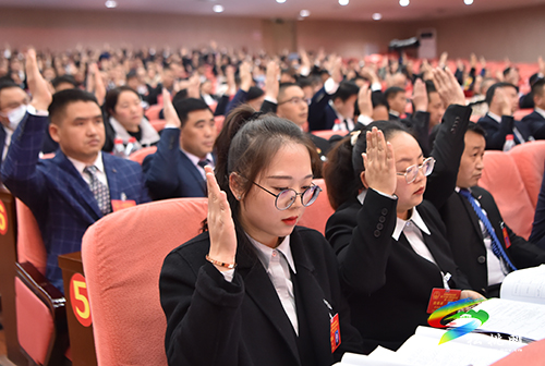 【聚焦“兩會”】松桃苗族自治縣第十七屆人民代表大會第一次會議預備會議召開