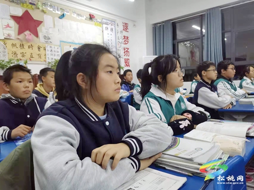 松桃組織觀(guān)看“新時(shí)代好少年”先進(jìn)事跡