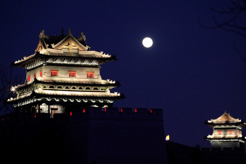 【網(wǎng)絡(luò)中國(guó)節(jié)•元宵】專家教賞元宵月：日落一小時(shí)后和子夜前后皆是賞月好時(shí)機(jī)