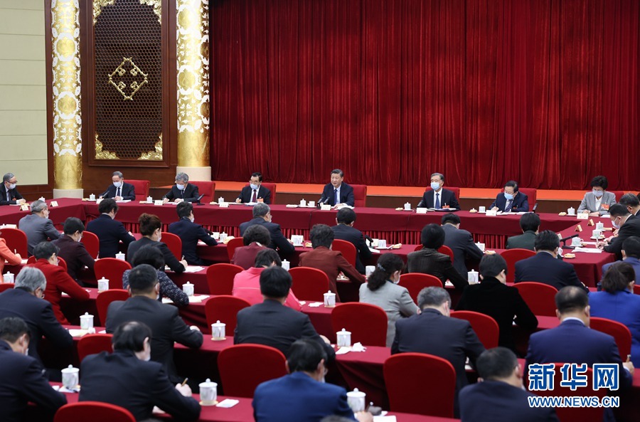 （兩會(huì)受權(quán)發(fā)布）習(xí)近平看望參加政協(xié)會(huì)議的醫(yī)藥衛(wèi)生界教育界委員