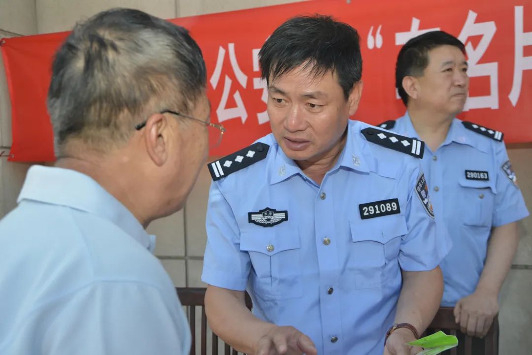 【“平安之星”候選人】陳洪革：他生前最牽掛的，就是群眾的每一件“小事”