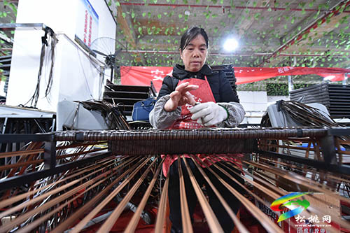 微車間里生產忙 趕制訂單助增收