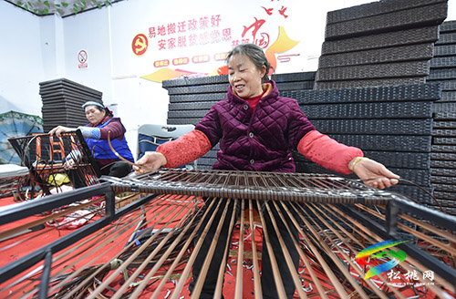 微車間里生產忙 趕制訂單助增收