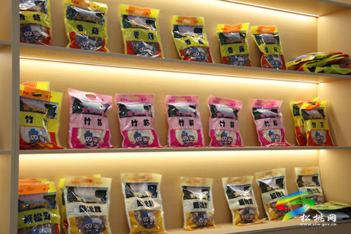 【新春走基層】松桃特色農(nóng)產(chǎn)品備戰(zhàn)年貨市場(chǎng)