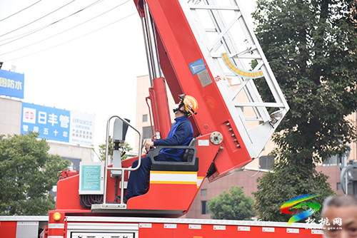 消防救援大隊(duì)：開展高層建筑測試 成功“救”出消防通道