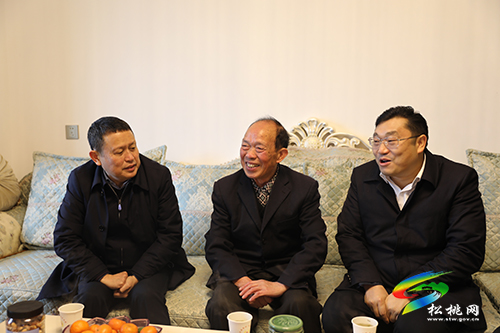 松桃四家班子領(lǐng)導(dǎo)開展春節(jié)走訪慰問活動