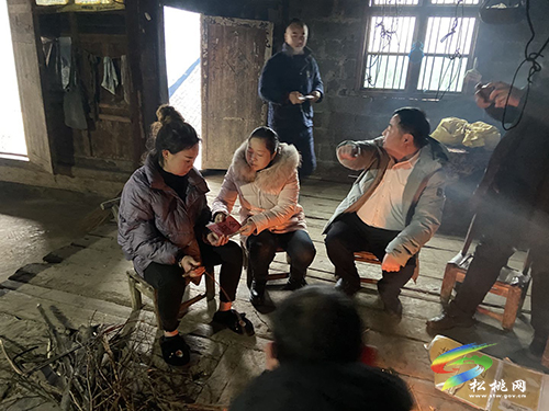 松桃產(chǎn)權(quán)交易中心開(kāi)展走訪慰問(wèn)活動(dòng)