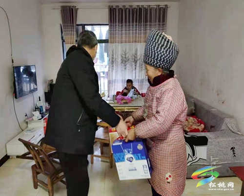 松桃人民檢察院開展春節(jié)前幫扶慰問活動