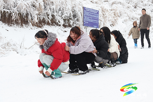 【新春走基層】松桃紅石林：雪景迎游客，歡樂過新春