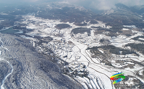 ​【網(wǎng)絡(luò)中國節(jié)·春節(jié)】松桃：雪后苗寨美景如畫
