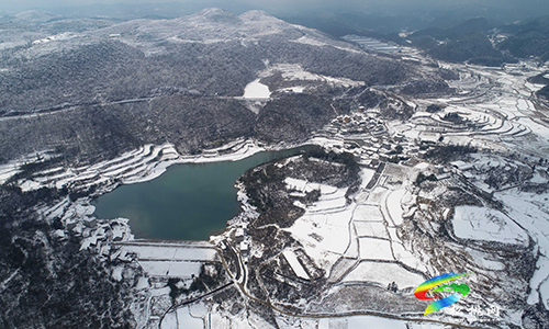 【網(wǎng)絡(luò)中國節(jié)·春節(jié)】松桃:雪后苗寨美景如畫