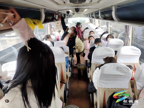 松桃2022春節(jié)點(diǎn)對(duì)點(diǎn)有組織勞務(wù)輸出首發(fā)式舉行