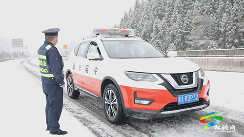 松桃交通部門全力應(yīng)對(duì)低溫雨雪冰凍天氣