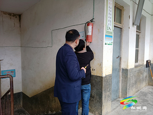 長征村小學(xué)開展校園安全隱患大排查