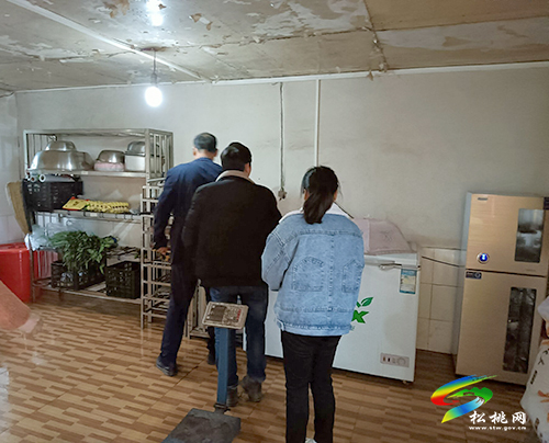 長征村小學(xué)開展校園安全隱患大排查