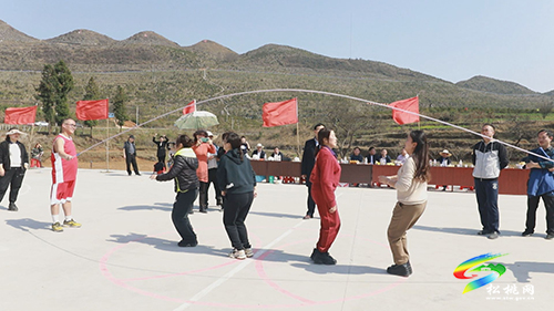 ​歡聚長(zhǎng)征村　共度國(guó)際勞動(dòng)?jì)D女節(jié)