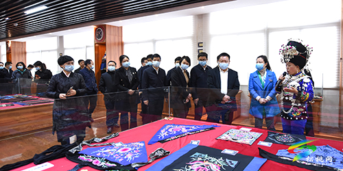 商友江率隊到松桃觀摩新時代文明實(shí)踐中心建設(shè)情況