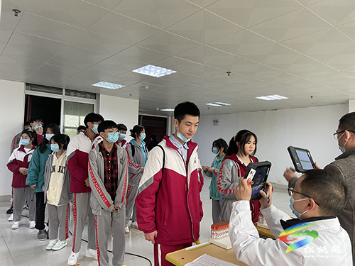“送檢到校” 為高考學子打好健康第一關