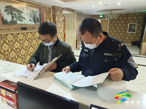甘龍鎮(zhèn)多部門聯(lián)合開展“掃黃打非”暨校園周邊安全檢查專項(xiàng)行動