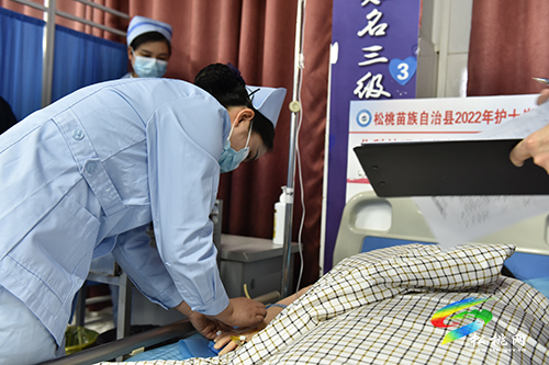 ​松桃：強化護理技能　展示護理風采